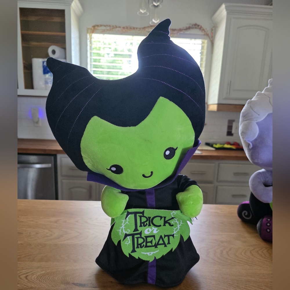 Disneys Villain 18" Maleficant Door Greeter